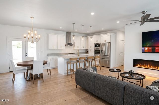 224 W Holly Springs Road, Holly Springs, NC 27540