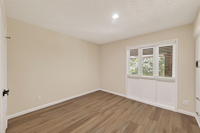 6547 Bayou Glen Road, Houston, TX 77057