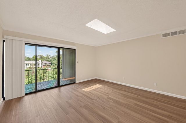 6547 Bayou Glen Road, Houston, TX 77057