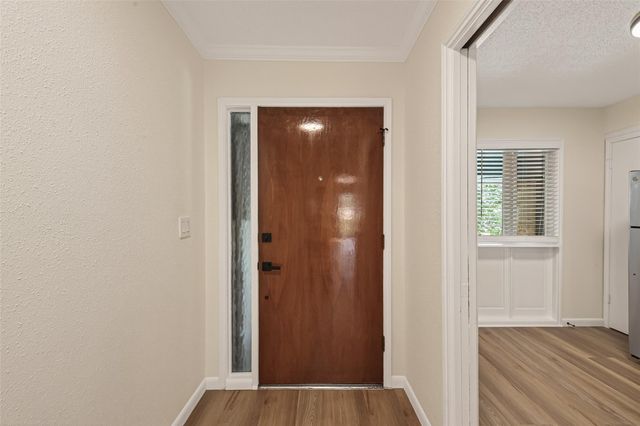 6547 Bayou Glen Road, Houston, TX 77057