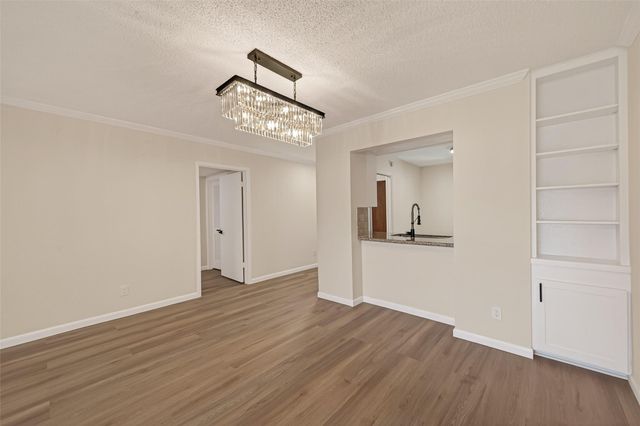 6547 Bayou Glen Road, Houston, TX 77057