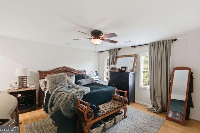 9156 Branch Valley Way, Roswell, GA 30076