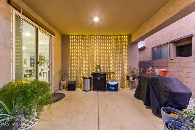 646 W Calle El Teclado, Sahuarita, AZ 85629