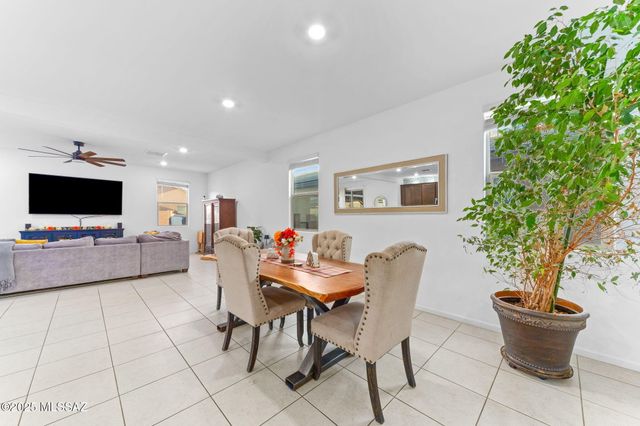 646 W Calle El Teclado, Sahuarita, AZ 85629