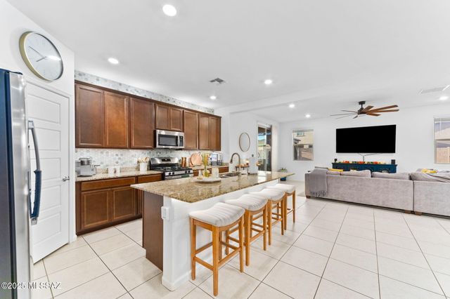 646 W Calle El Teclado, Sahuarita, AZ 85629