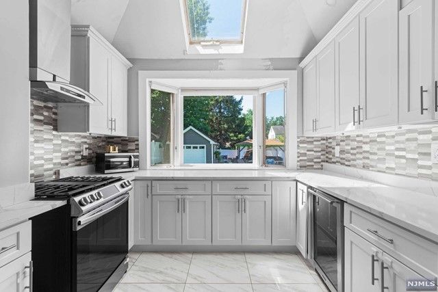 542 Kenwood Place, Teaneck, NJ 07666