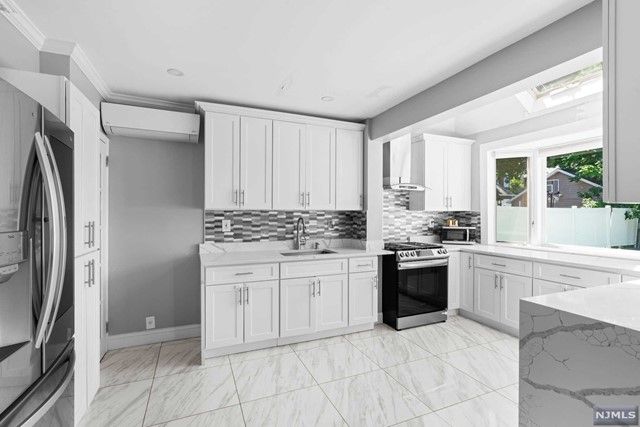 542 Kenwood Place, Teaneck, NJ 07666