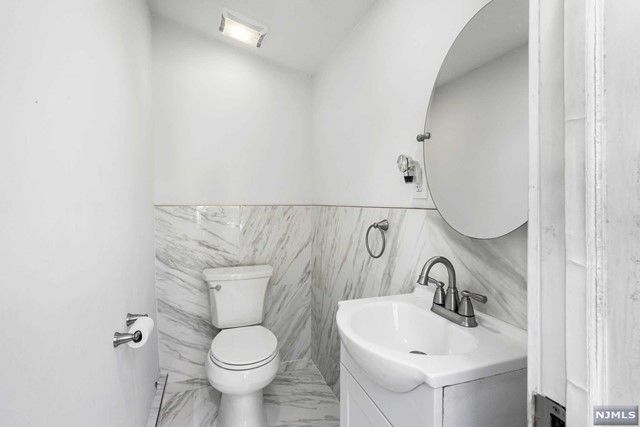 542 Kenwood Place, Teaneck, NJ 07666