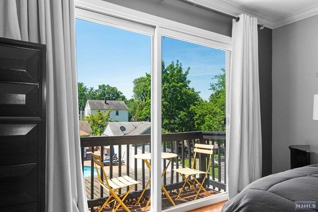 542 Kenwood Place, Teaneck, NJ 07666
