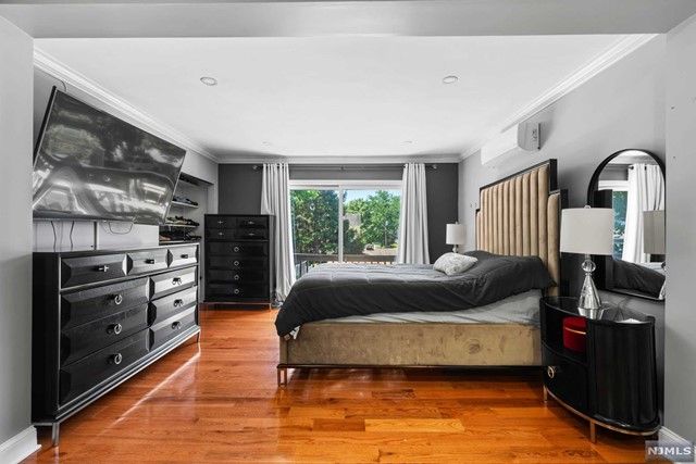 542 Kenwood Place, Teaneck, NJ 07666