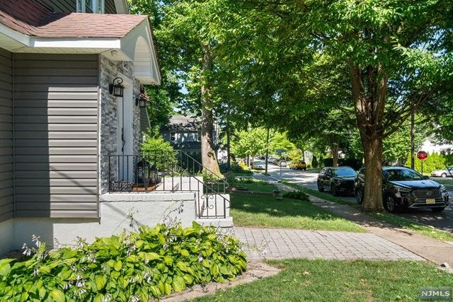 542 Kenwood Place, Teaneck, NJ 07666