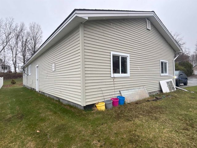 413 Elm Street, Derby, VT 05830