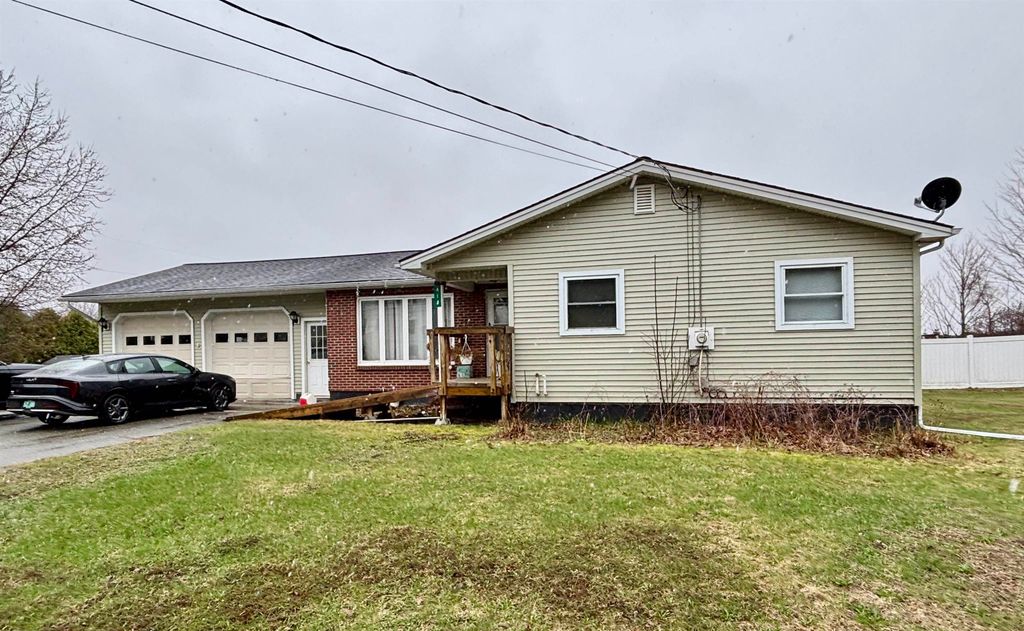 413 Elm Street, Derby, VT 05830
