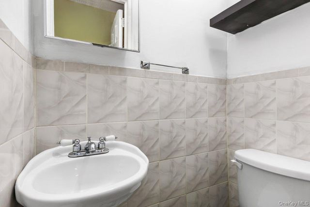 3241 Colden Avenue, Bronx, NY 10469