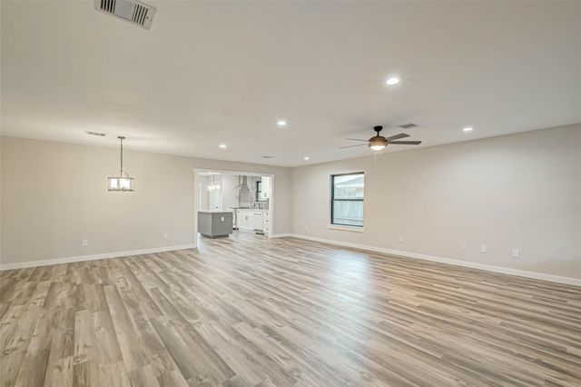 2111 Nina Lee Lane, Houston, TX 77018