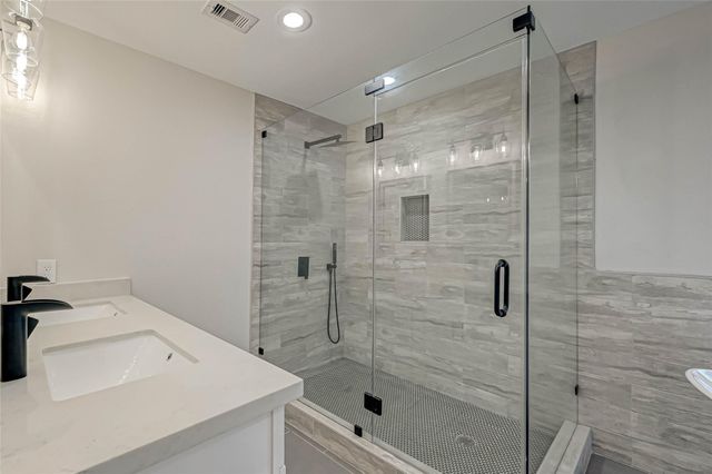 2111 Nina Lee Lane, Houston, TX 77018