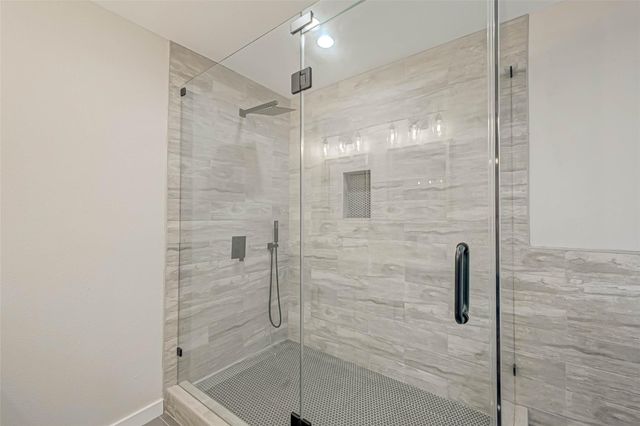 2111 Nina Lee Lane, Houston, TX 77018