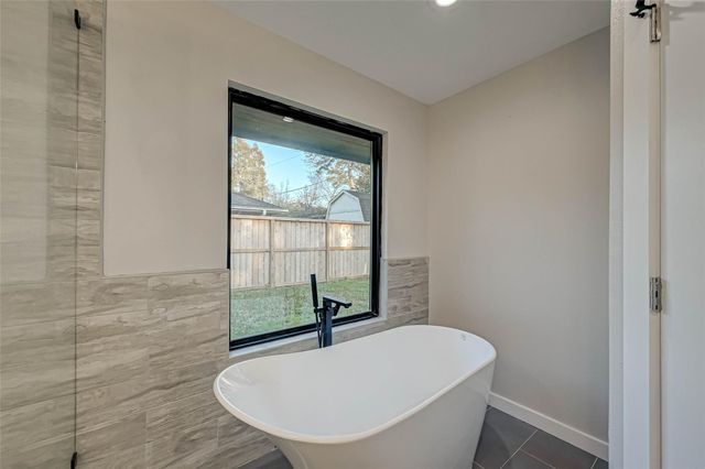 2111 Nina Lee Lane, Houston, TX 77018