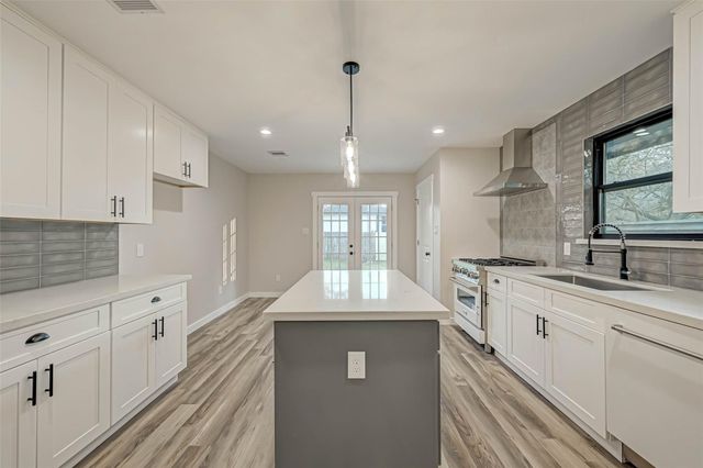 2111 Nina Lee Lane, Houston, TX 77018