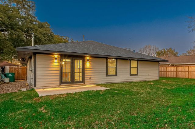 2111 Nina Lee Lane, Houston, TX 77018