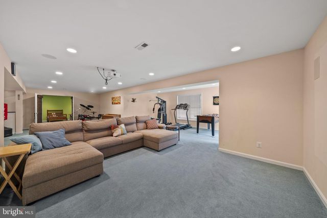 43774 BROWNBURG PL, Chantilly, VA 20152