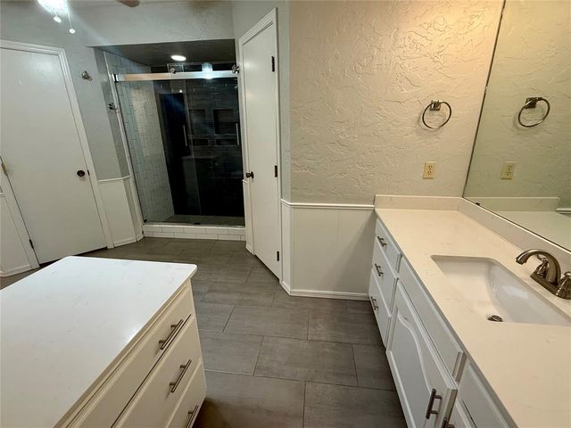 321 Red Fork, Clinton, OK 73601