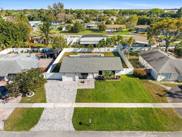 9750 Alaska Circle, Boca Raton, FL 33434