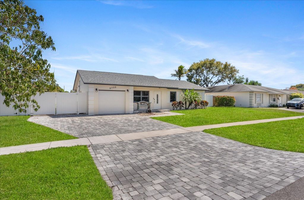 9750 Alaska Circle, Boca Raton, FL 33434