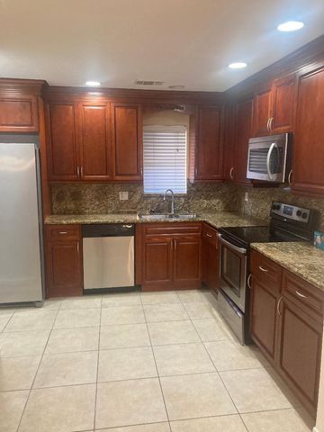 1950 COQUINA Way, Coral Springs, FL 33071