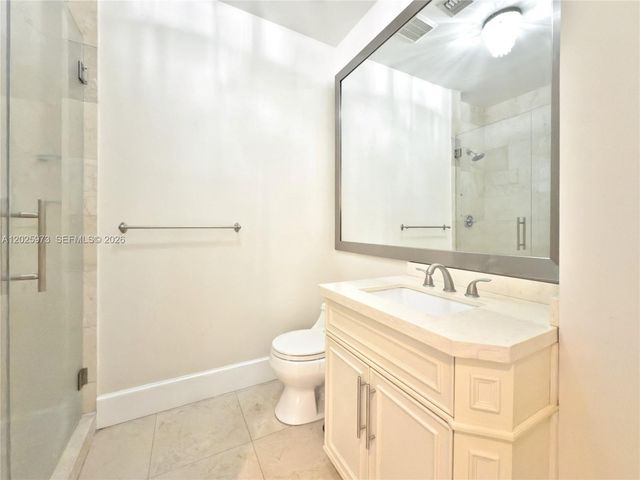 848 Brickell Key Dr 306, Miami, FL 33131