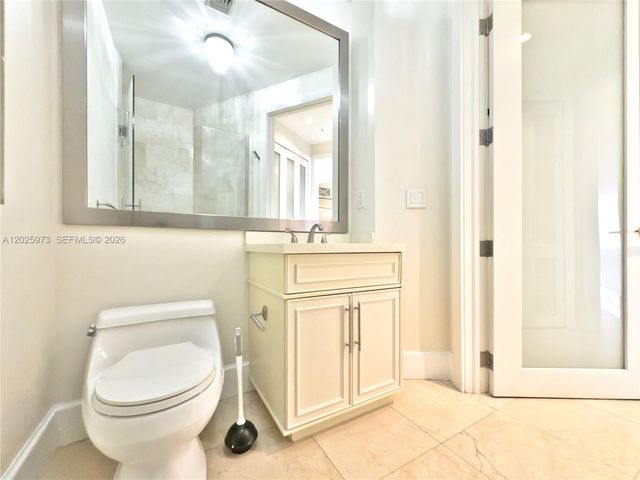 848 Brickell Key Dr 306, Miami, FL 33131