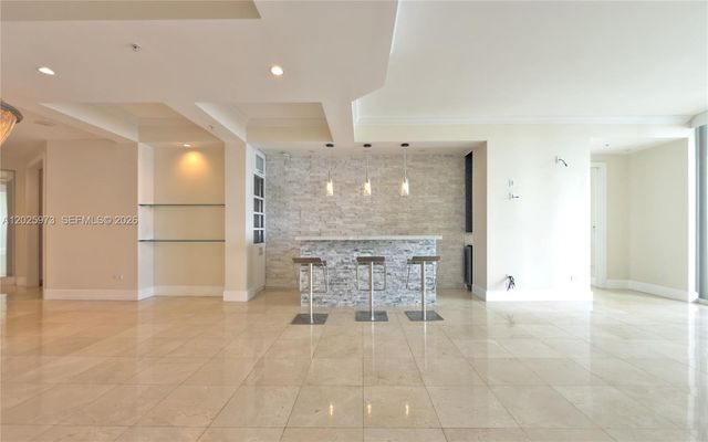 848 Brickell Key Dr 306, Miami, FL 33131
