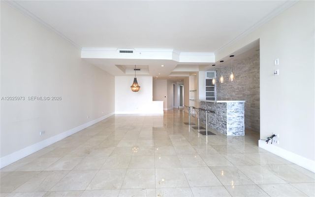 848 Brickell Key Dr 306, Miami, FL 33131