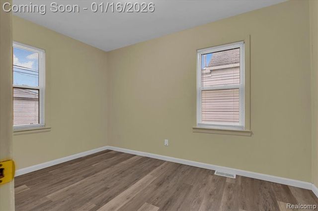 13983 Hobart Avenue, Warren, MI 48089