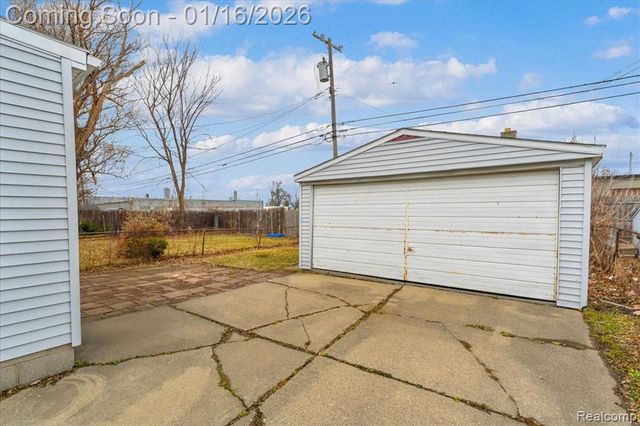 13983 Hobart Avenue, Warren, MI 48089