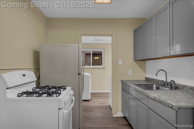 13983 Hobart Avenue, Warren, MI 48089