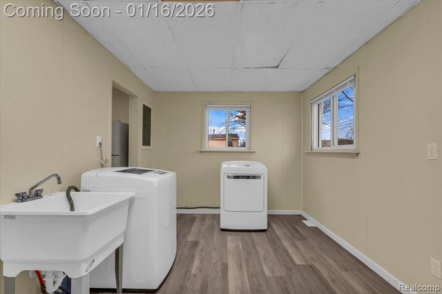 13983 Hobart Avenue, Warren, MI 48089