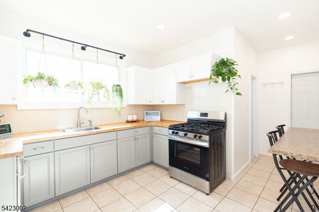 449 Keene St, Perth Amboy City, NJ 08861