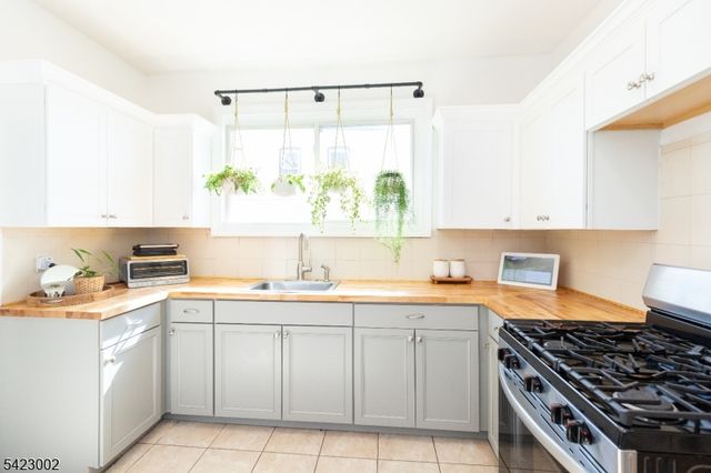 449 Keene St, Perth Amboy City, NJ 08861