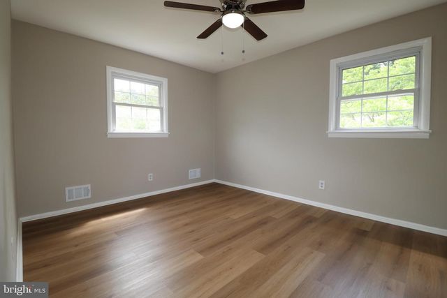 36 HILTON RD, Mount Holly, NJ 08060