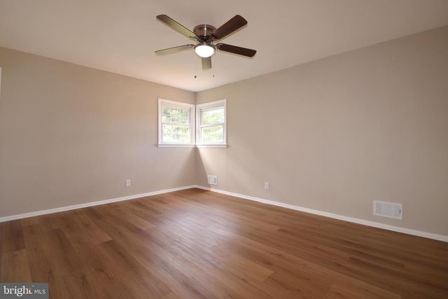 36 HILTON RD, Mount Holly, NJ 08060