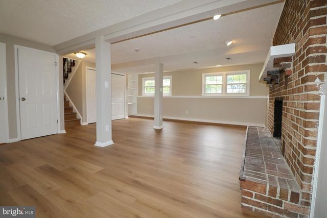 36 HILTON RD, Mount Holly, NJ 08060
