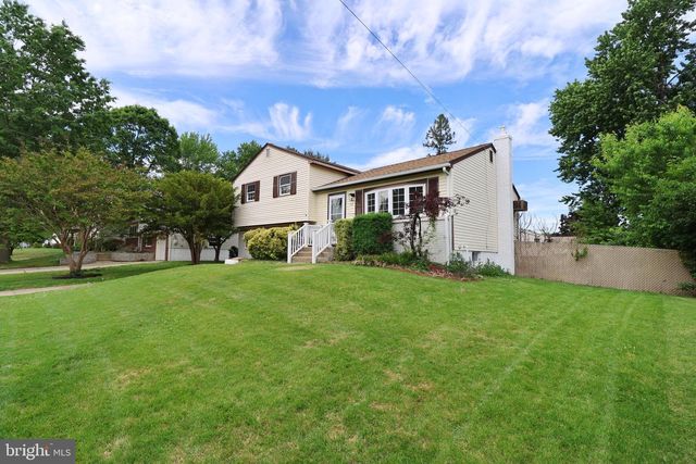 36 HILTON RD, Mount Holly, NJ 08060
