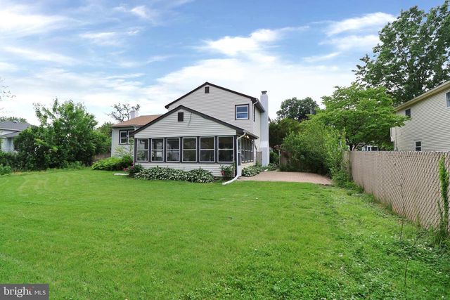 36 HILTON RD, Mount Holly, NJ 08060