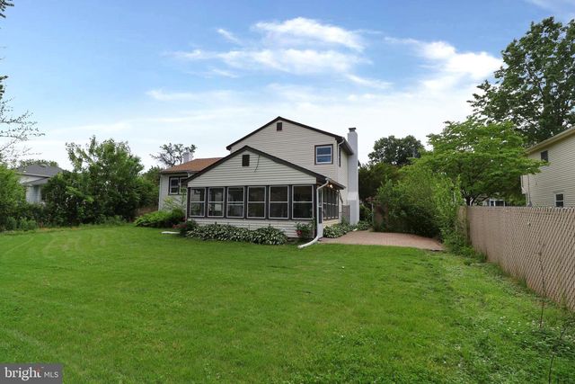 36 HILTON RD, Mount Holly, NJ 08060