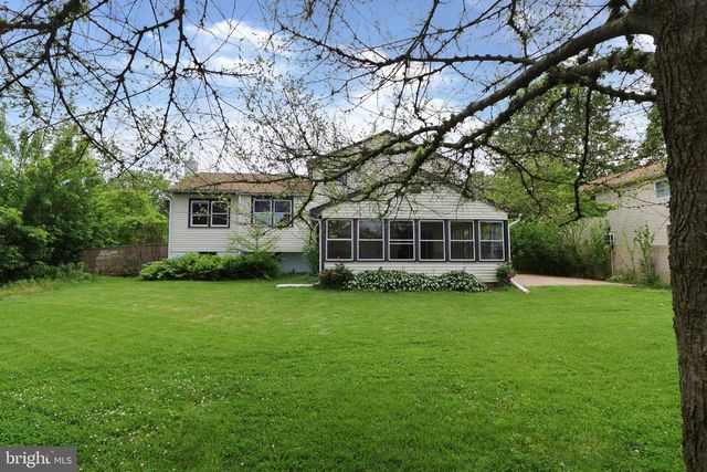 36 HILTON RD, Mount Holly, NJ 08060