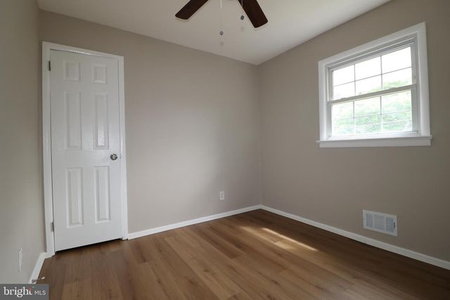 36 HILTON RD, Mount Holly, NJ 08060