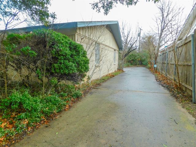 1128 Thomas Street, Denton, TX 76201