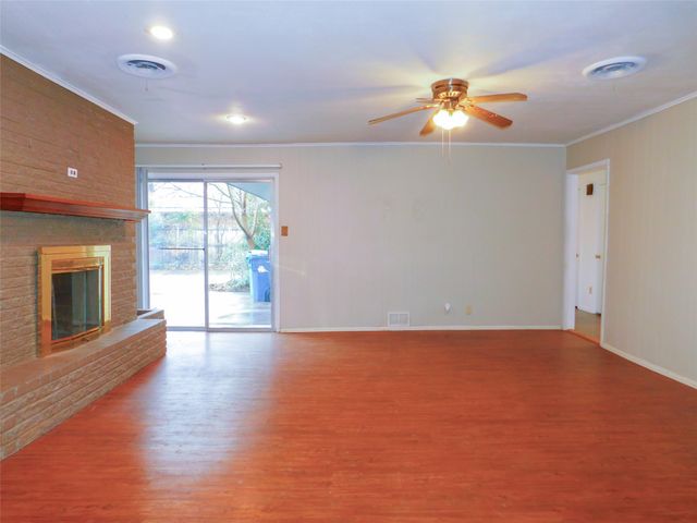 1128 Thomas Street, Denton, TX 76201