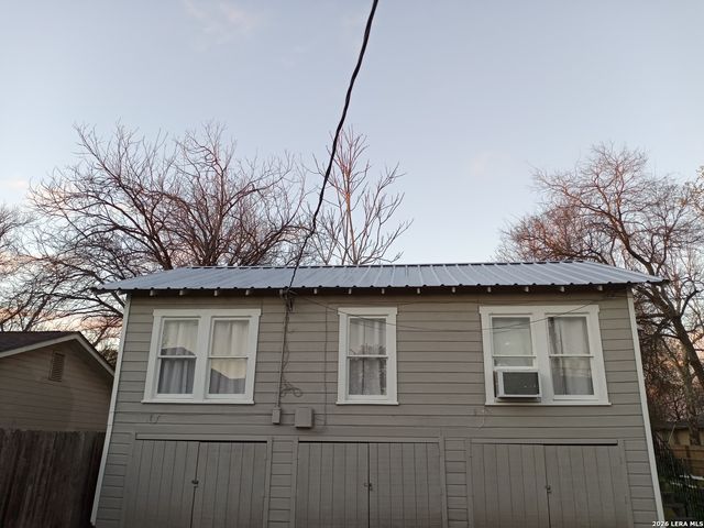 2427 W SOUTHCROSS REAR, San Antonio, TX 78211